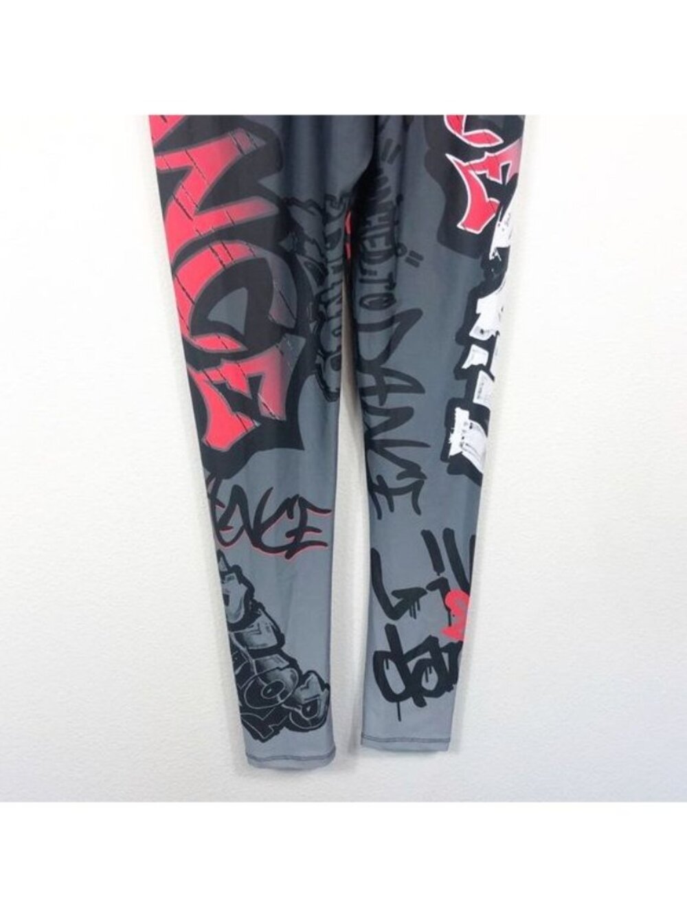 Gia Mia Hip Hop Dance Jogger Graffiti Spray Paint Pant Size Medium NWT - Picture 10 of 14
